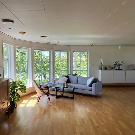 Fredelig Og Romslig Hus Med Fem Soverom Tatil Evi