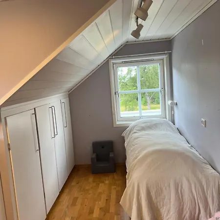 Dom wakacyjny Fredelig Og Romslig Hus Med Fem Soverom