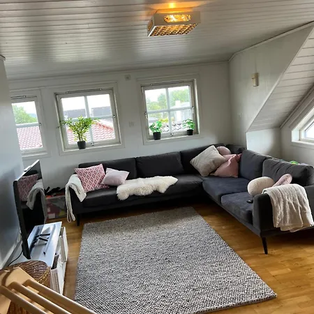 Fredelig Og Romslig Hus Med Fem Soverom