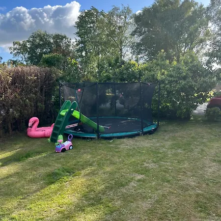 Fredelig Og Romslig Hus Med Fem Soverom Tatil Evi