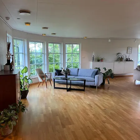Fredelig Og Romslig Hus Med Fem Soverom *